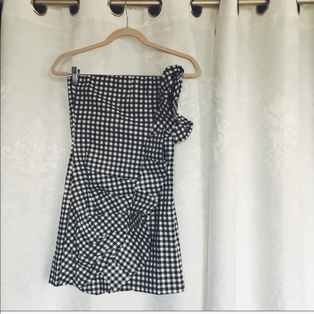 Host Pick ๐ Ginham Ruffle Dress - Picture 4 of 4
